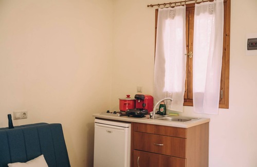 Ilida Apartment | Trikalioti's Lush Estate Apt Artemis, Palouki, Greece