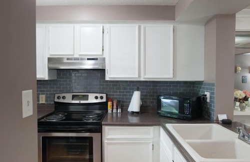Indianapolis House | Trilevel, King beds, Great Location!!