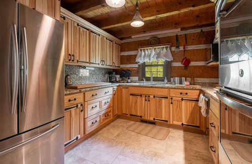 Cobden Cabin | Trillium Chalet - Luxury Primitive Cabin tucked in the woods on 10+ acres