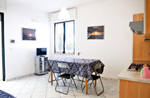 Torre San Giovanni Apartment | Trilocale a 50 mt dal mare con patio - Teresa Houses