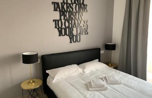 Bullona Apartment | Trilocale con vista e due bagni vicino CityLife