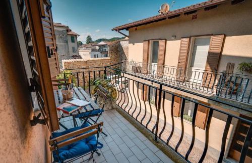 Cormons Apartment | Trilocale in centro a Cormons con balcone e garage