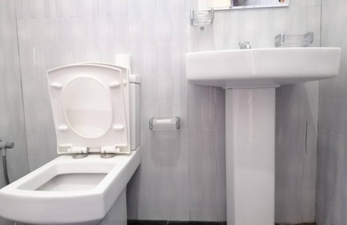 Trincomalee Bed & Breakfast | TRINCO STAR HOTEL