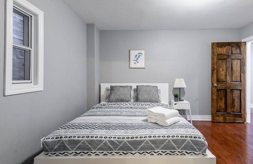 Little Italy Apartment | Trinity Bellwoods Pet-Friendly 3-Bedroom w Patio