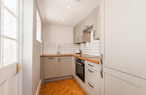 Margate Apartment | Trinity Garden Apartment - Margate Old Town