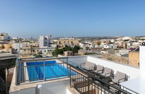 Naxxar House | Trinity house with a private rooftop pool