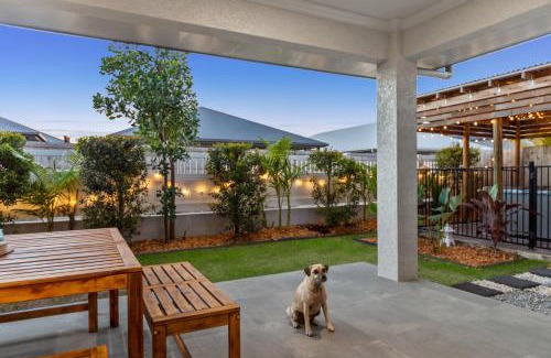 Trinity Beach House | Trinity Oasis Spa BBQ & Family Retreat