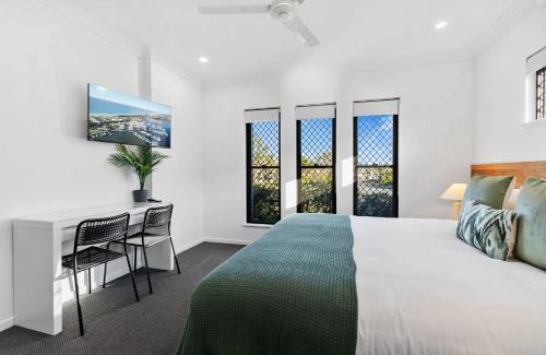 Trinity Beach House | Trinity Oasis Spa BBQ & Family Retreat