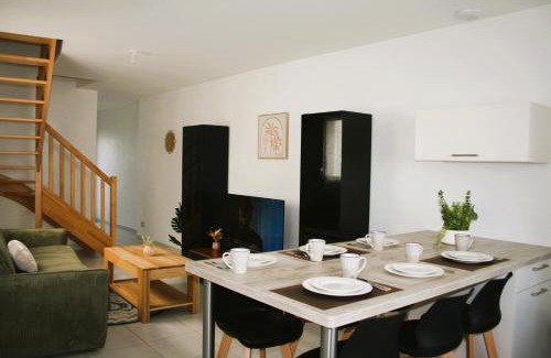 Puilboreau Villa | TRIO HOME,3 chambres, parking privé gratuit, wifi haut débit, 10min LA ROCHELLE,15min île de ré