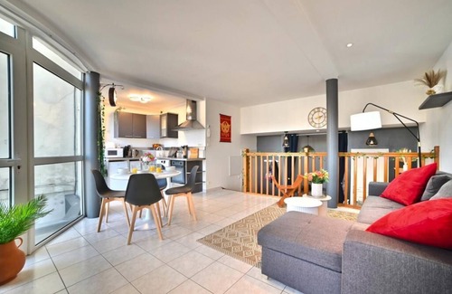 Saintes Apartment | Triomphe - VUE Sublime, Hypercentre, TV 4K, Fibre