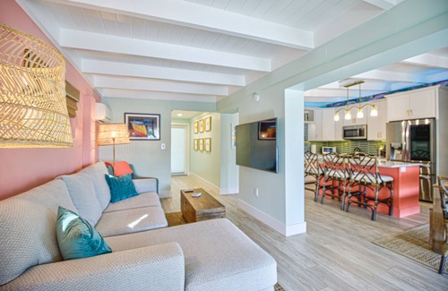 Key Colony Beach House | Trip Around the Sun 2/2 + dockage & cabana club