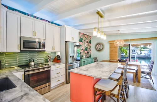 Key Colony Beach House | Trip Around the Sun 2/2 + dockage & cabana club