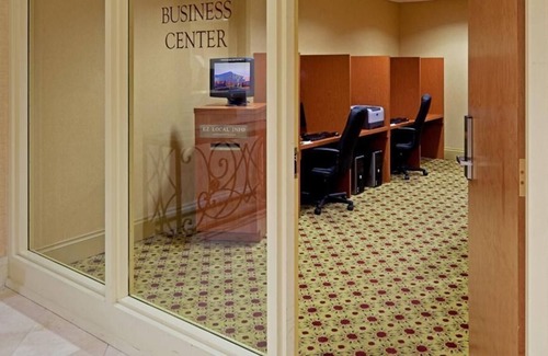 Harrisburg - Hershey House | Trip to Pennsylvania On The Budget, Stay at Red Lion Hotel Harrisburg Hershey!