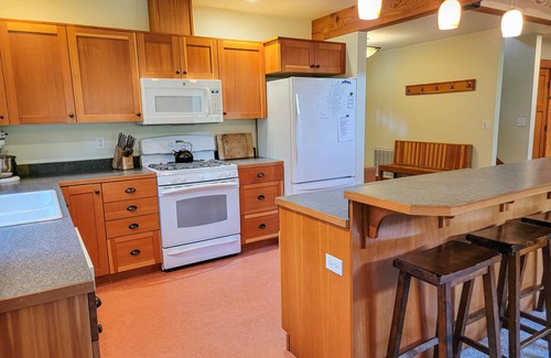 Mazama Cabin | Triple J Cabin Summar