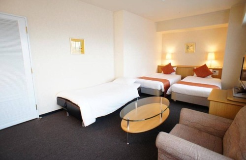 Suminoe Hotel | Triple smoking Corner room 30 square meters R/Osaka Ōsaka