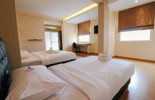 Lat Sawai Hotel | Triple Trees Village