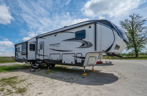 Lindale House | Triple W Grand Design Reflection RV