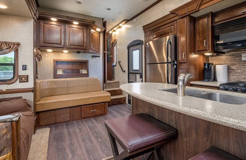 Lindale House | Triple W Rentals Heartland Gateway RV