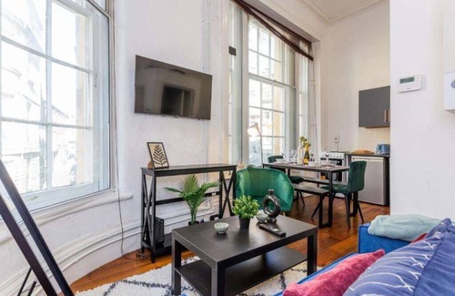 Newcastle-upon-Tyne Apartment | Triplex Apartment in Central Newcastle - Sleeps 10
