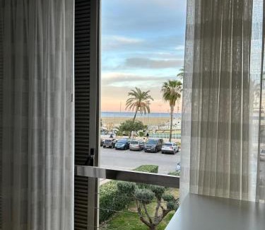 Garrucha House | Triplex luminoso en primera línea de playa