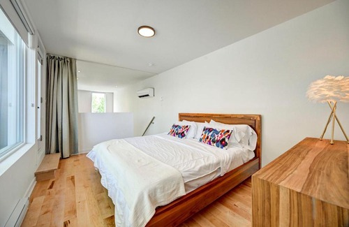 Pointe-Saint-Charles Apartment | TripMontreal 302