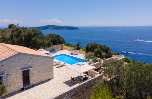 Karpenisi Apartment | Triton's Nest