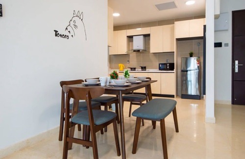 Central District Apartment | TriTower 2BR Opp JB CIQ 6Pax WiFi Free Parking