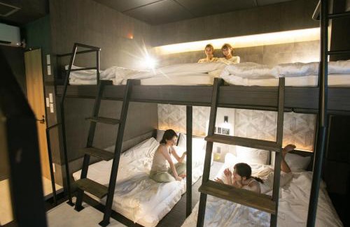 Naka Ward Apartment | trive sakae 寝室と屋上のプロジェクター故障のため割引中