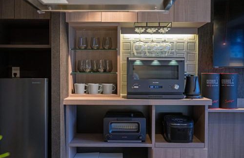 Naka Ward Apartment | trive sakae 寝室と屋上のプロジェクター故障のため割引中