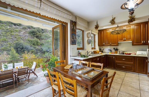 Kato Amiantos Villa | Troodos Riverside Cottage