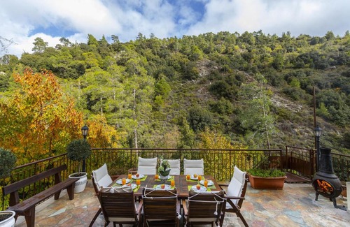 Kato Amiantos Villa | Troodos Riverside Cottage
