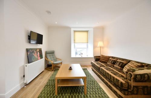 Troon Apartment | Troon Portland Apt A