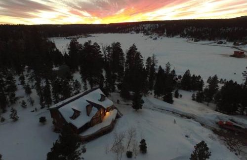 Duck Creek Village House | Trophy Room Retreat - Large Lodge Sleeps Up To 15