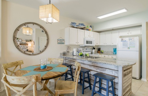 Ono Island Condo | Tropic Isles 602 "Sea La Vie" Newly Renovated Condo.Walk to the Hangout!
