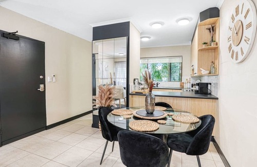 Port Douglas Apartment | Tropic Reef at Macrossan - Elegant Tropical Escape in the Heart of Port Douglas