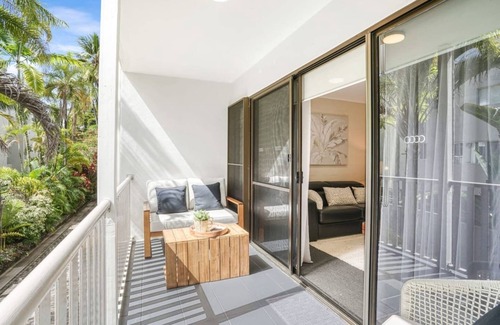 Port Douglas Apartment | Tropic Reef at Macrossan - Elegant Tropical Escape in the Heart of Port Douglas
