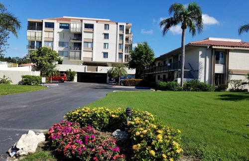 Palma del Mar Condo | Tropical 1 BD 1.5 BA Condo on Isla Del Sol, St Petersburg, Florida