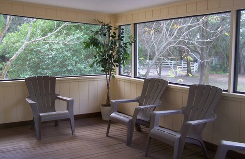 Sarasota House | TROPICAL 2 BEDROOM "TREE HOUSE" UNIT "B" ON EQUINE RANCH