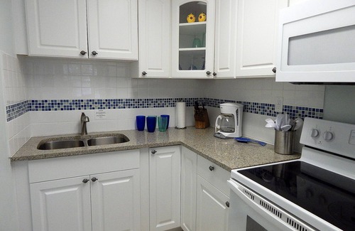 Key Colony Beach Apartment | Tropical Beachfront Condo Key Colony Beach - 3 night Minimum