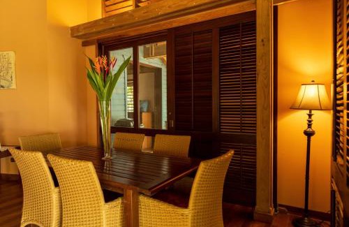 Palmetto Bay House | Tropical Breeze in Palmetto Bay