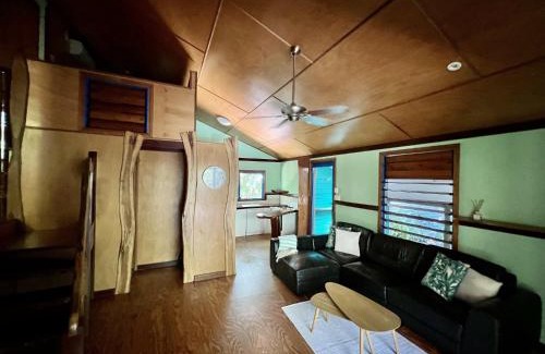 Wongaling Beach Apartment | Tropical Cabin Retreat