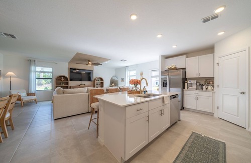 Sarasota House | Tropical Casa - 5-bd room house, lanai, 20min to beach, resort club house & pool