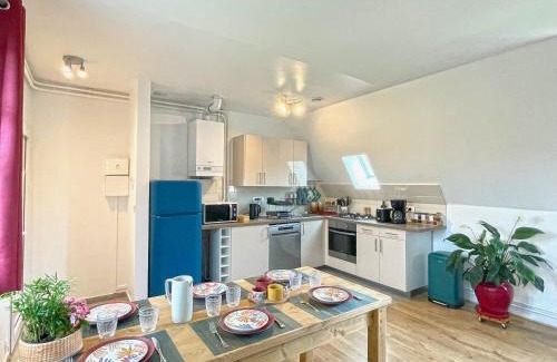 Saint-Martin-en-Biere Apartment | Tropical Chill