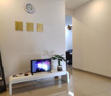 Medan House | Tropical Cozy House in the heart of Medan