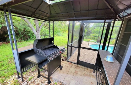 Gulf Cove House | Tropical family getaway w/pool