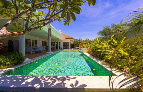 Hua Hin Apartment | Tropical Family Villa w Pool Garden ML103