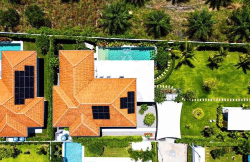 Hua Hin Apartment | Tropical Family Villa w Pool Garden ML103