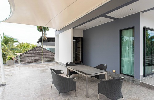 Choeng Thale Villa | Tropical Haven 4 Bedroom Pool Villa with BBQ & Karaoke