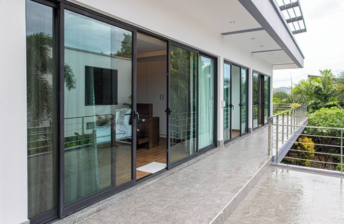Choeng Thale Villa | Tropical Haven 4 Bedroom Pool Villa with BBQ & Karaoke