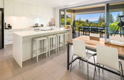 Sapphire Beach House | Tropical Hideaway: Stylish with Resort Pool, Tennis and Beach
